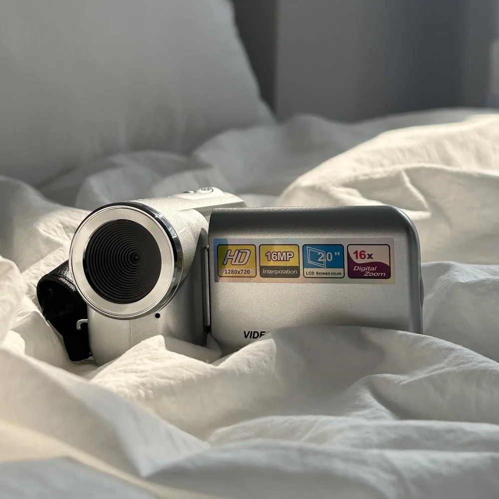 휴그 Y2K 캠코더 (+SD카드+스티커+건전지) 레트로 감성 빈티지 카메라